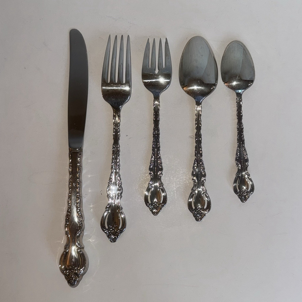 International Deepsilver SilverPlate Flatware Set 62 PCs 12 Servings Orleans Box - Picture 7 of 11